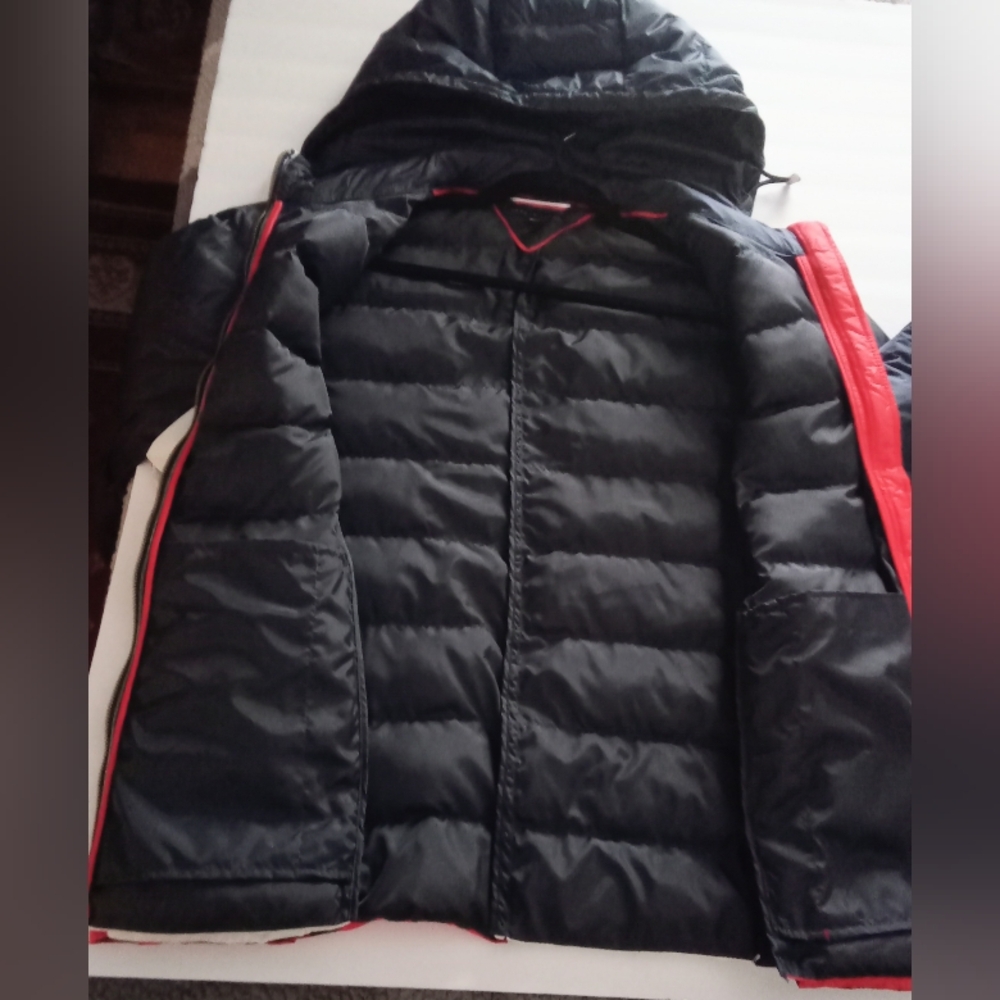 Tommy Hilfiger Women's Red, White, and Black Ski Jacket - Picture 8 of 16